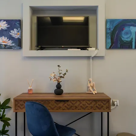 Astrantia (adults Only) شقة